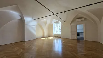 Super zentrale Innenstadtlage - Top-Zustand und ruhige Innenhofausrichtung - 3. STOCK OHNE LIFT – Bild 2