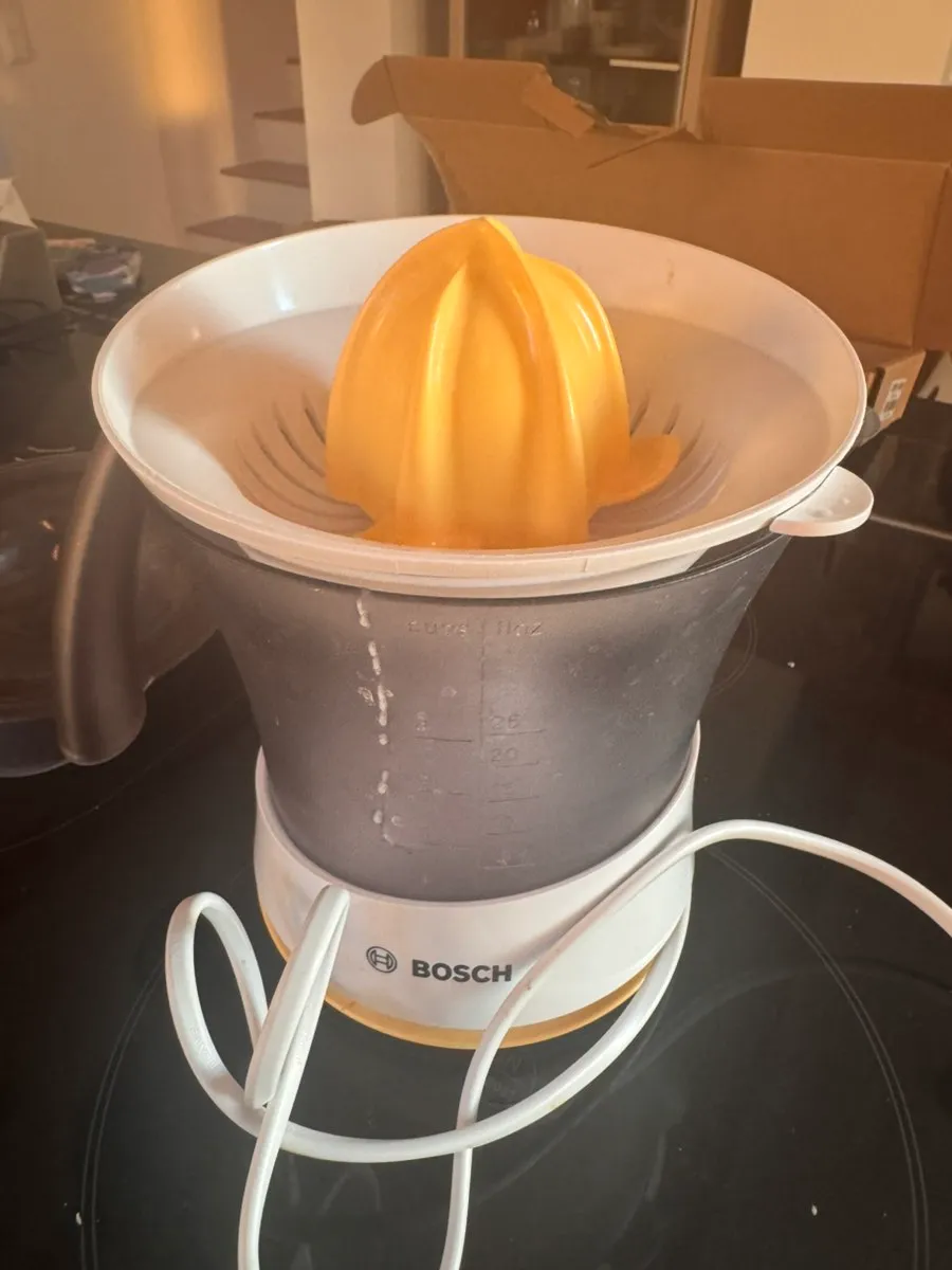 Bosch Saftpresse/ Zitronenpresse, € 0,- (2500 Baden)