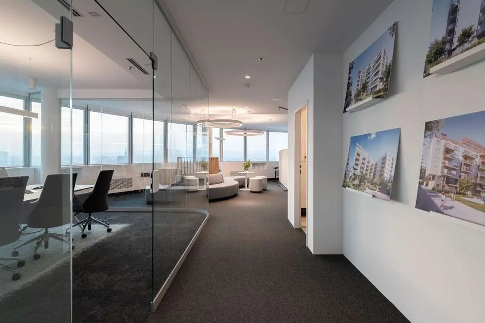 MILLENNIUM TOWER - Büros mit tollem Ausblick! – pohled 2