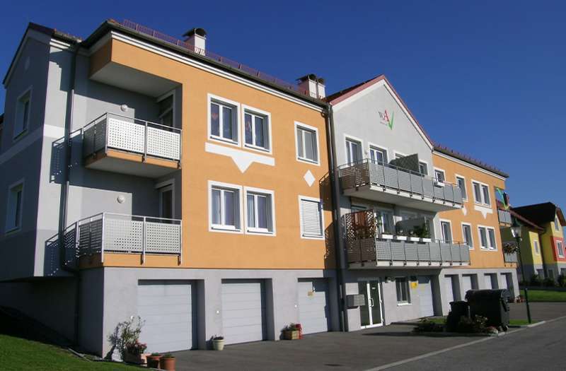 Bild 1 von 3 - Wohnhausanlage in Kottes