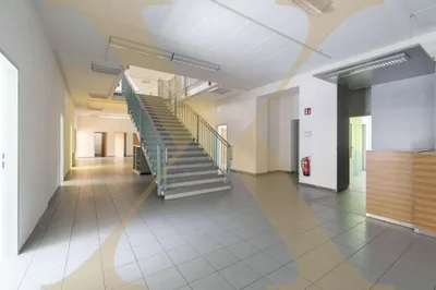 Gewerbeimmobilie mieten in Linz Land – 1 093 m², € 9.292