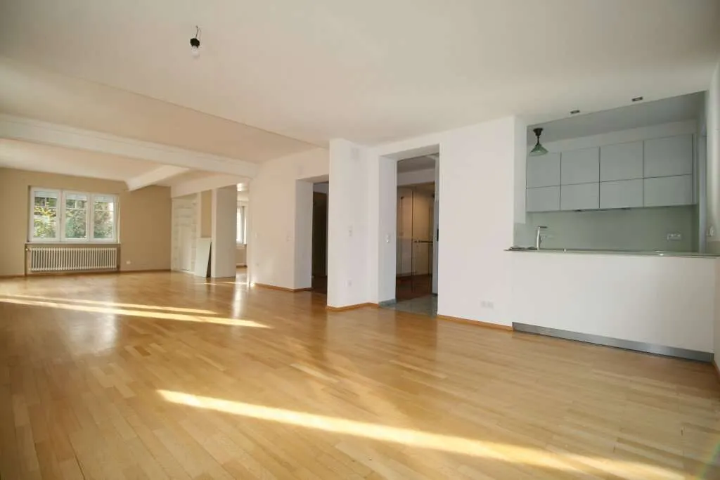Kärnten / Villach: Einzigartige Villa mit Pool in zentraler Lage - Widok 3
