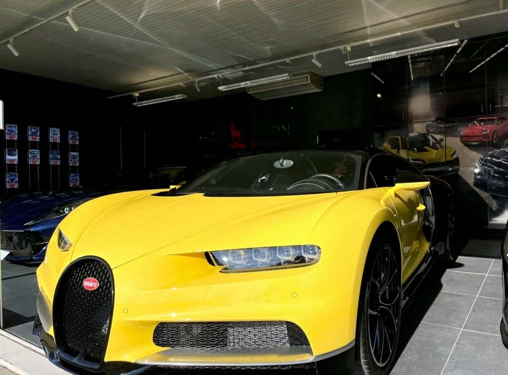 Bugatti Chiron Special Edition Sportwagen / Coupé, 400 km, € 4.490.000,- -  willhaben