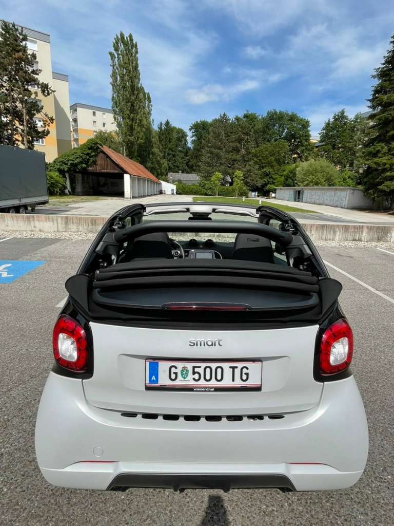 Smart fortwo cabrio moon white (matt) Cabrio / Roadster, 2019, 19.000 km, €  16.490,- - willhaben