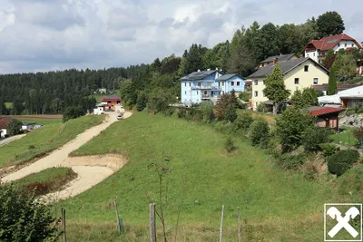 Grundstück kaufen in Perg – 1 592 m², € 60.496 – Bild 2 von 4