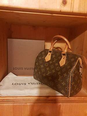 Louis Vuitton Buch, € 25,- (5730 Mittersill) - willhaben