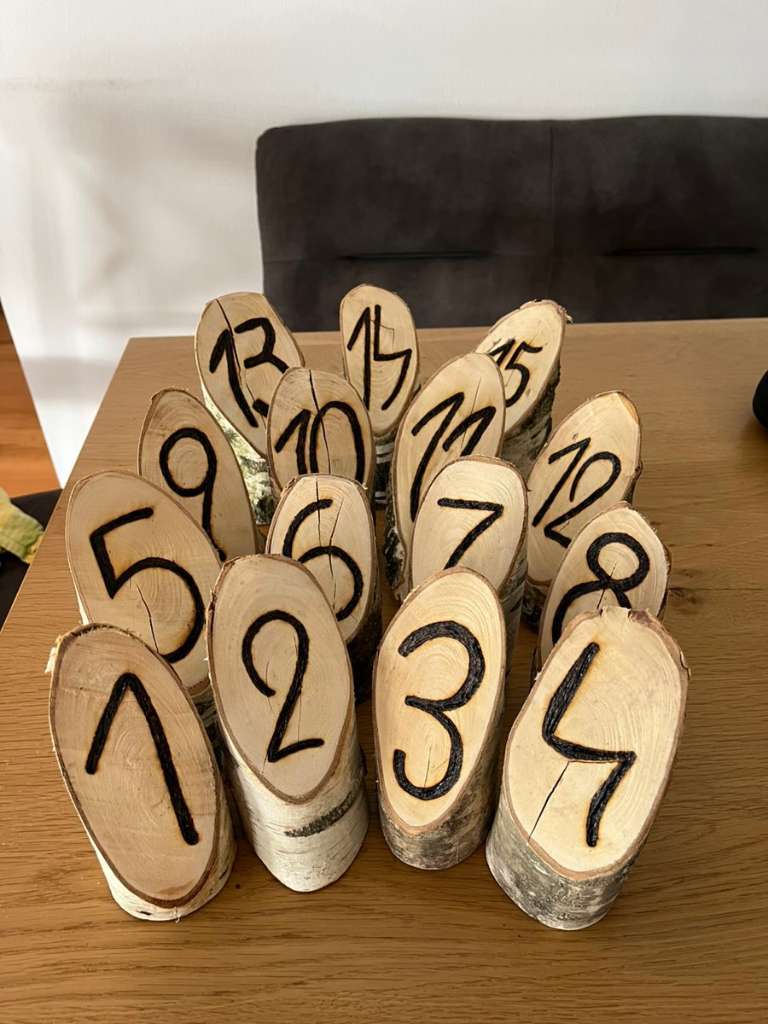 (verkauft) Tischnummern Birkenholz