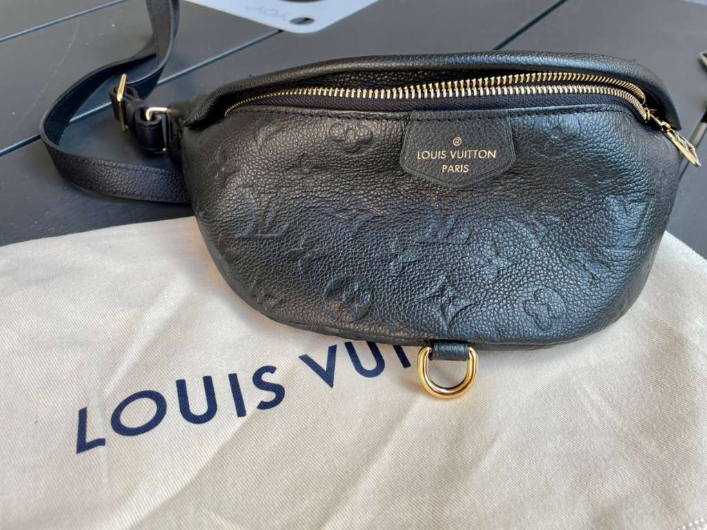 Louis Vuitton Bumbag empreinte Leder schwarz wie neu, € 1.950,- (6840  Götzis) - willhaben