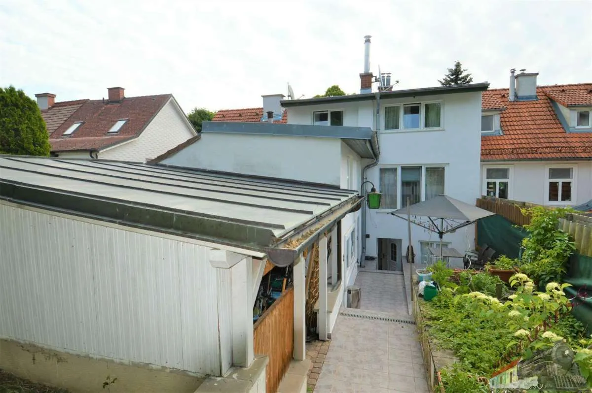 Charmantes Einfamilienhaus mit großem Garten - Widok 2