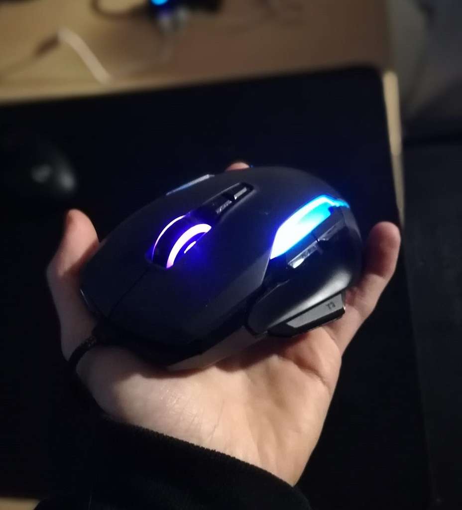Roccat Kone Gaming LED - (8010 willhaben Maus, 30,- Graz) AIMO € - Remastered