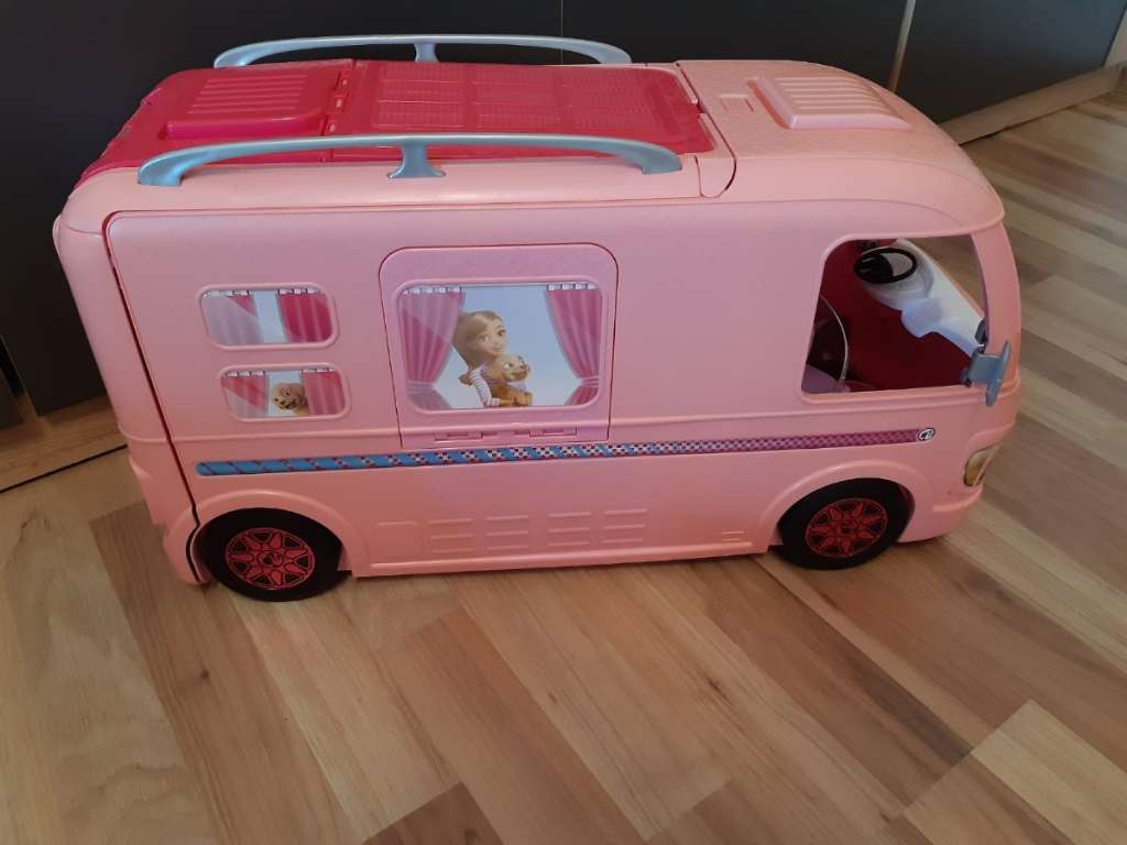 Barbie € mit Wohnwagen, (4225 - willhaben Luftenberg) Camper 40,- Zubehör, viel exklusiver