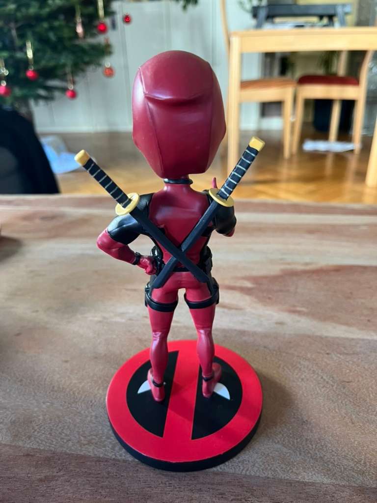 Deadpool Figur / Wackelkopf Marvel, € 15,- (8160 Weiz) - willhaben