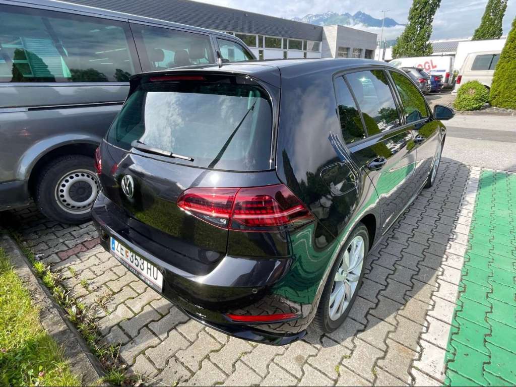 VW Golf 1.0 TSI - R-Line Klein-/ Kompaktwagen, 2018, 71.000 km, € 18.500,-  - willhaben