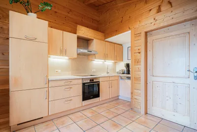 8-Zimmer-Haus kaufen in Kitzbühel – 240 m², € 1.290.000 – Bild 6 von 9