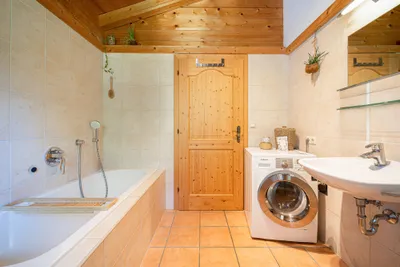 8-Zimmer-Haus kaufen in Kitzbühel – 240 m², € 1.290.000 – Bild 9 von 9