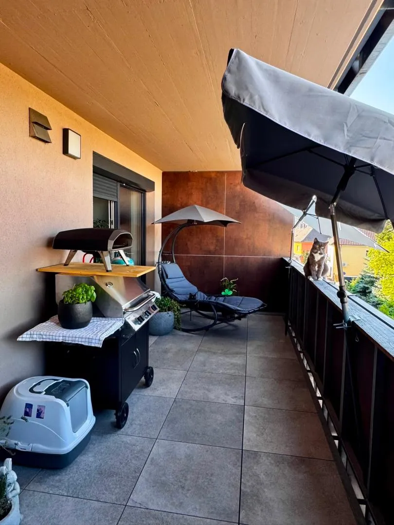 Freundliche 2-Zimmer-Wohnung mit großer, sonniger Terrasse! – pohled 2