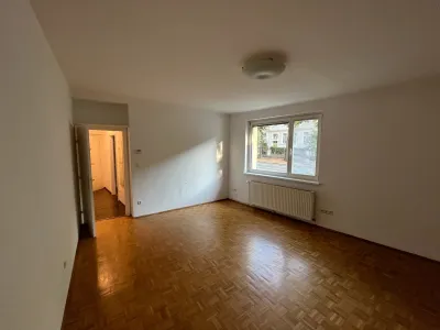 1-Zimmer-Wohnung mit Extra-Küche in 1180 Wien im Erdgeschoß zu vermieten – Bild 2