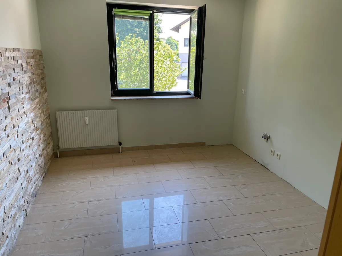 Große 4-Zimmer Wohnung mit zwei Balkonen und Autoabstellplatz in St. Lorenzen am Wechsel - View 3