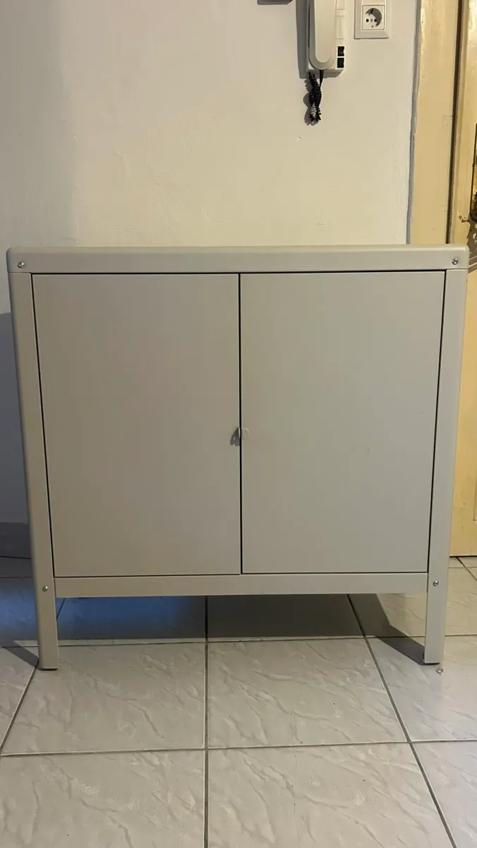 Kommode aus Metall von IKEA, € 35,- (1230 Wien)