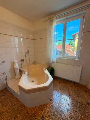 6-Zimmer-Haus mieten in Gmunden – 180 m², € 1.950 – Bild 10 von 18