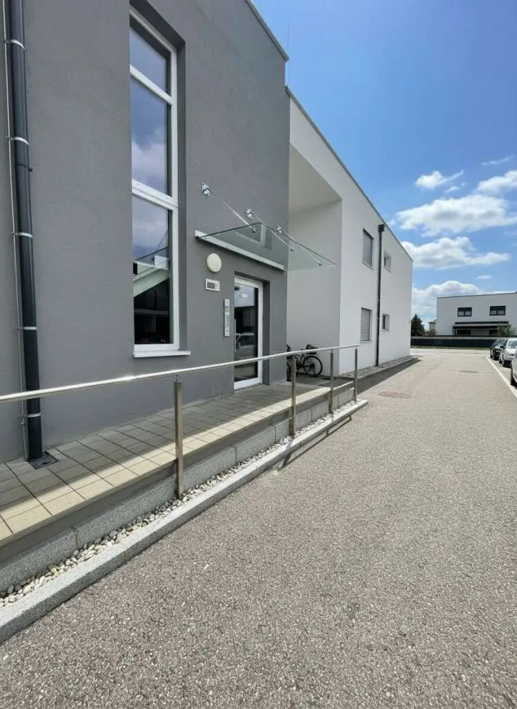 Neuwertige 2-Zimmer-Wohnung mit Balkon ️️ - Ansicht 2