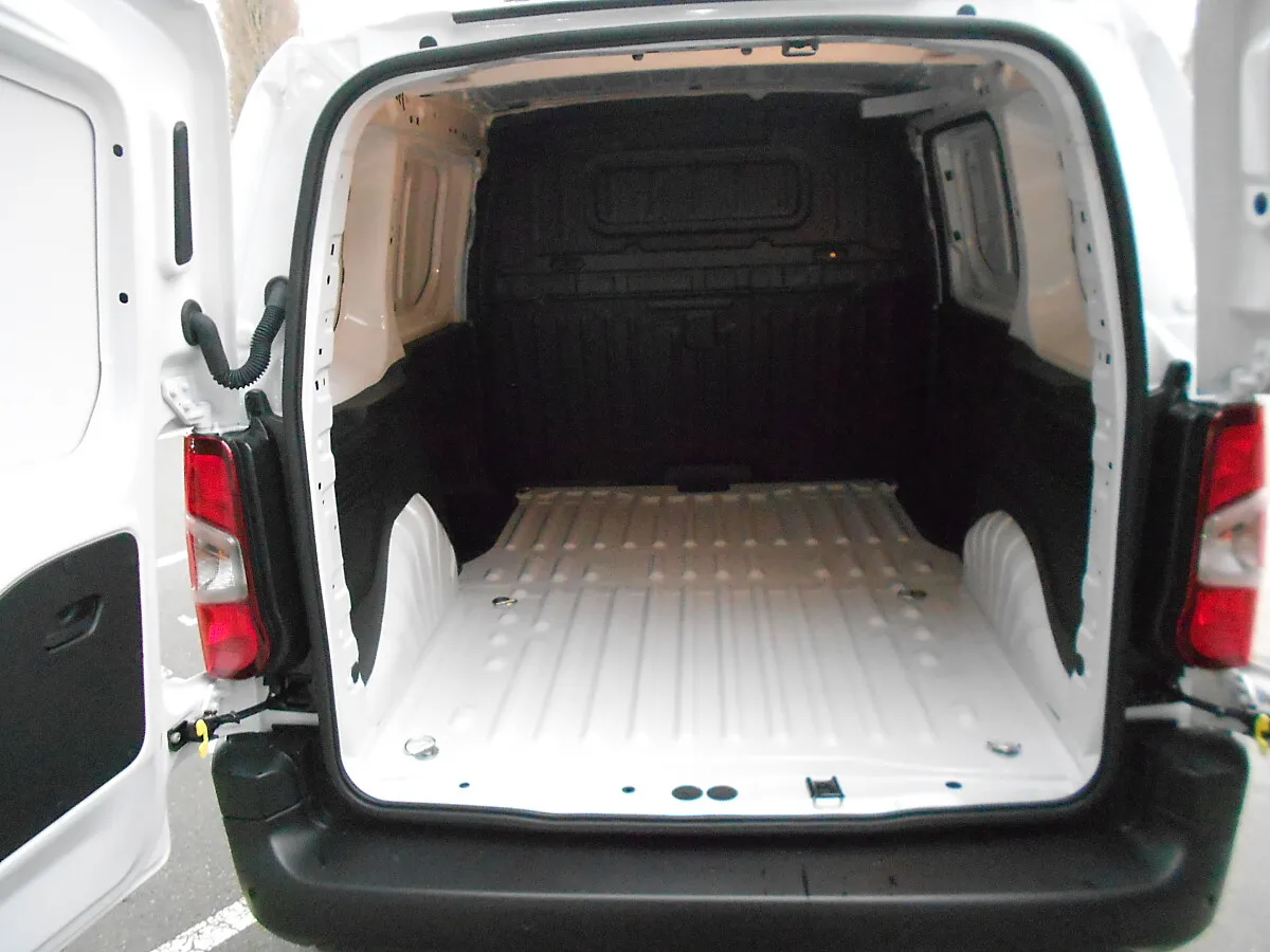 Peugeot Partner Standard L1 BlueHDi 100 S&S Premium Transporter / Kastenwagen – Bild 7