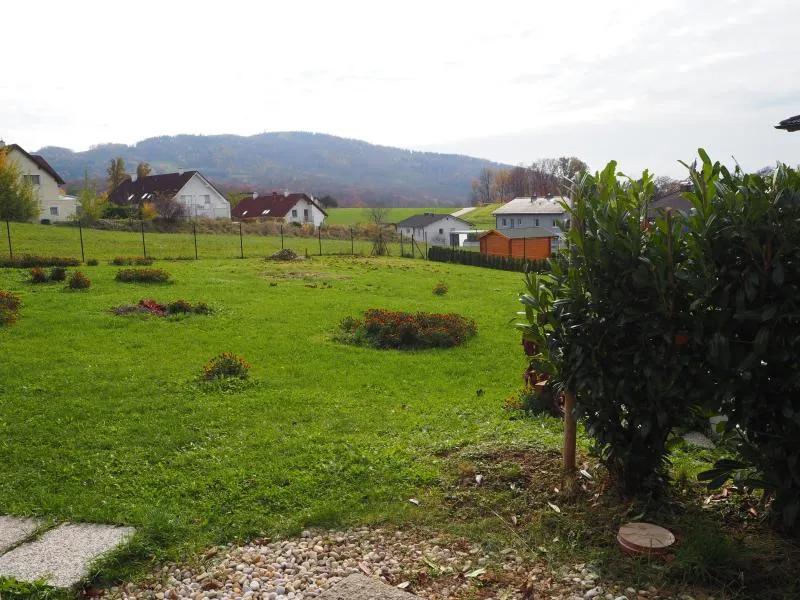 Freizeitgrundstück mit Gartenhaus in Außertreffling/Linznähe mieten! 1.030 m² Grundfläche eingezäunt mit Parkplätzen! - Widok 3