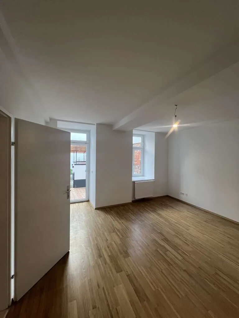 WOW: Traumwohnung mit Terrasse! Top-3-Zimmer-Wohnung in perfektem Altbauhaus! Best-Lage in 1170 Wien! - Ansicht 2