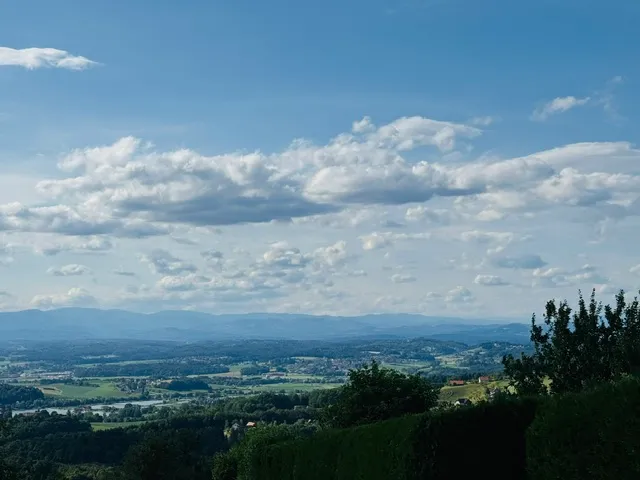 ##STERISCHE TOSKANA--RARITÄT--WOHNOASE mit PANORAMABLICK--KACHELOFEN--parkähnlichen GARTEN--GARAGE !!## - Widok 2