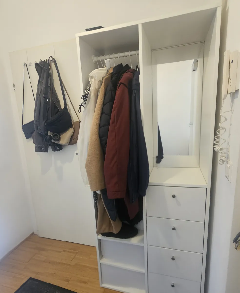 15 EUR Rabatt bei Abholung am selben Tag - IKEA SUNDLANDET Garderobenschrank mit Spiegel & Schubladen | 79x44x187, € 85,- (1150 Wien)