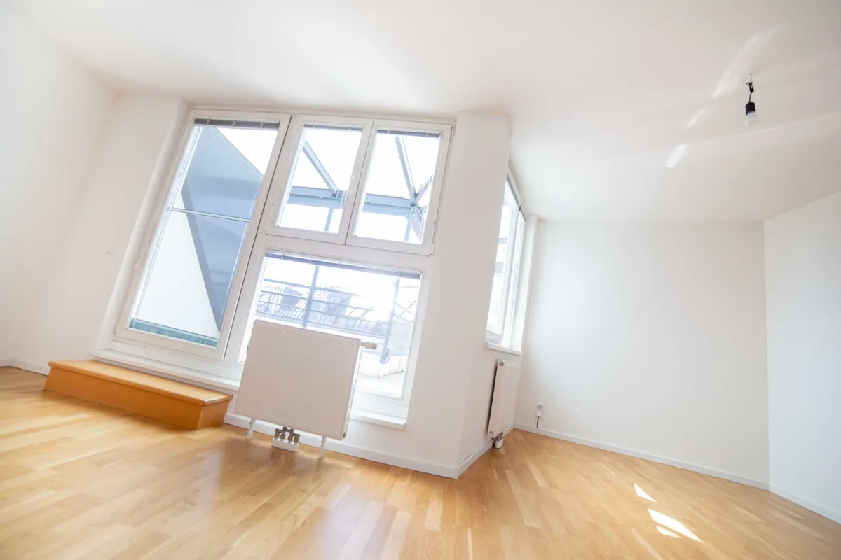 Ab sofort: Provisionsfreie, lichtdurchflutete 2-Zimmer-Wohnung mit Loggia und Tiefgaragenplatz - Ansicht 2