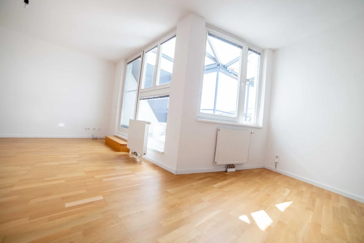 Ab sofort: Provisionsfreie, lichtdurchflutete 2-Zimmer-Wohnung mit Loggia und Tiefgaragenplatz - Ansicht 3
