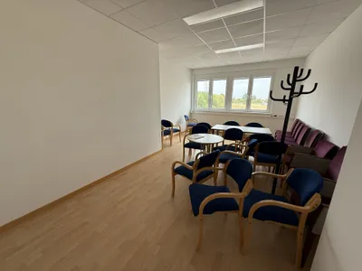 1-Zimmer-Gewerbeimmobilie mieten in Baden – 35 m², € 388 – Bild 2 von 3