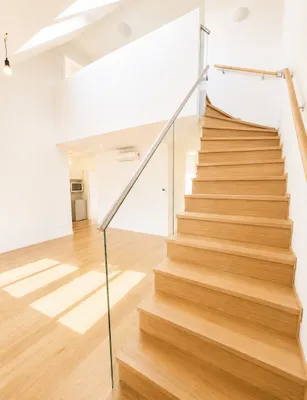 HOCHWERTIGE 3,5-ZIMMER-DG-WOHNUNG MIT 2 TERRASSEN & KLIMAANLAGE+ ELEKTRO JALOUSIEN – Bild 2