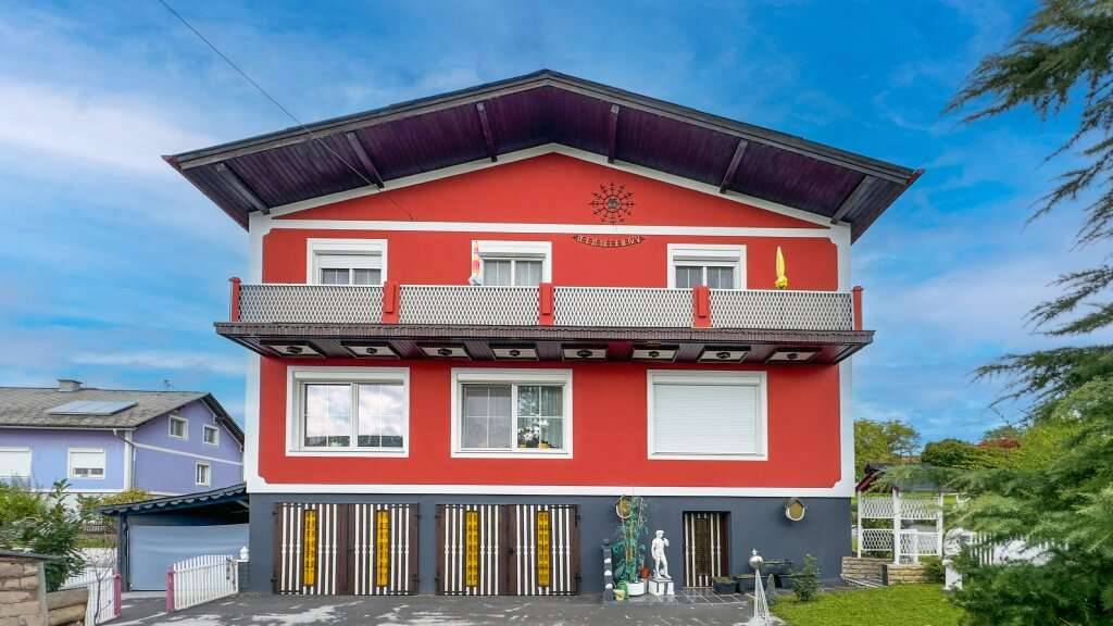 Großzügiges Mehrfamilienhaus mit vielseitigem Wohnkonzept und charmantem Gartenparadies - Ansicht 2