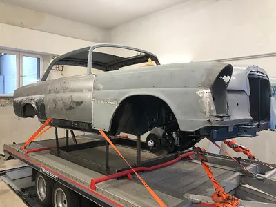 Mercedes-Benz 300SE W112 mit Schiebedach (Restaurationsobjekt)