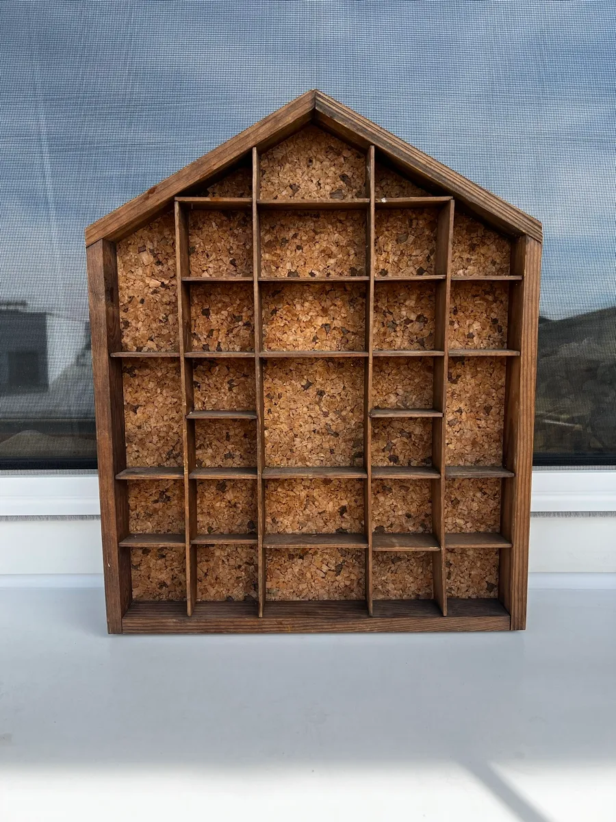 Setzkasten 48x38x4 Bild Holz Regal Miniatur Schublade Vollholz Kasten Hängeschrank Wandschrank Regal Wandregal Vollholz Möbel Einrichtung Interieur, € 15,- (8010 Graz)