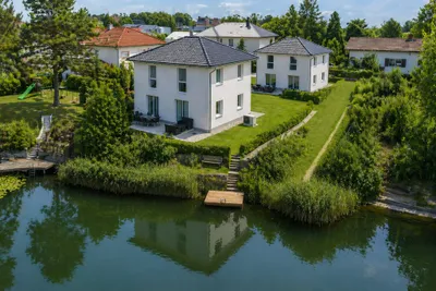 4-Zimmer-Haus kaufen in Bruck an der Leitha – 130 m², € 862.000 – Bild 1 von 12