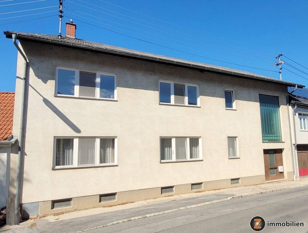 Großzügiges Wohnhaus mit Lift und viel Potential - Ansicht 3