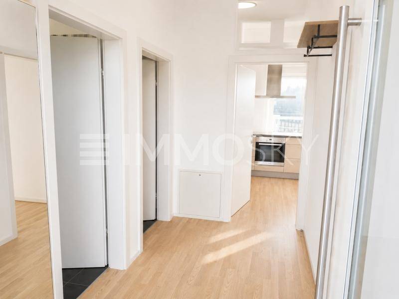 Moderne Wohnung mit Lift, Tiefgarage und Traumterrasse – pohled 2