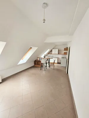 Sonnige Dachgeschosswohnung Nähe Westbahnhof – Bild 3