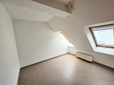 Sonnige Dachgeschosswohnung Nähe Westbahnhof – Bild 2