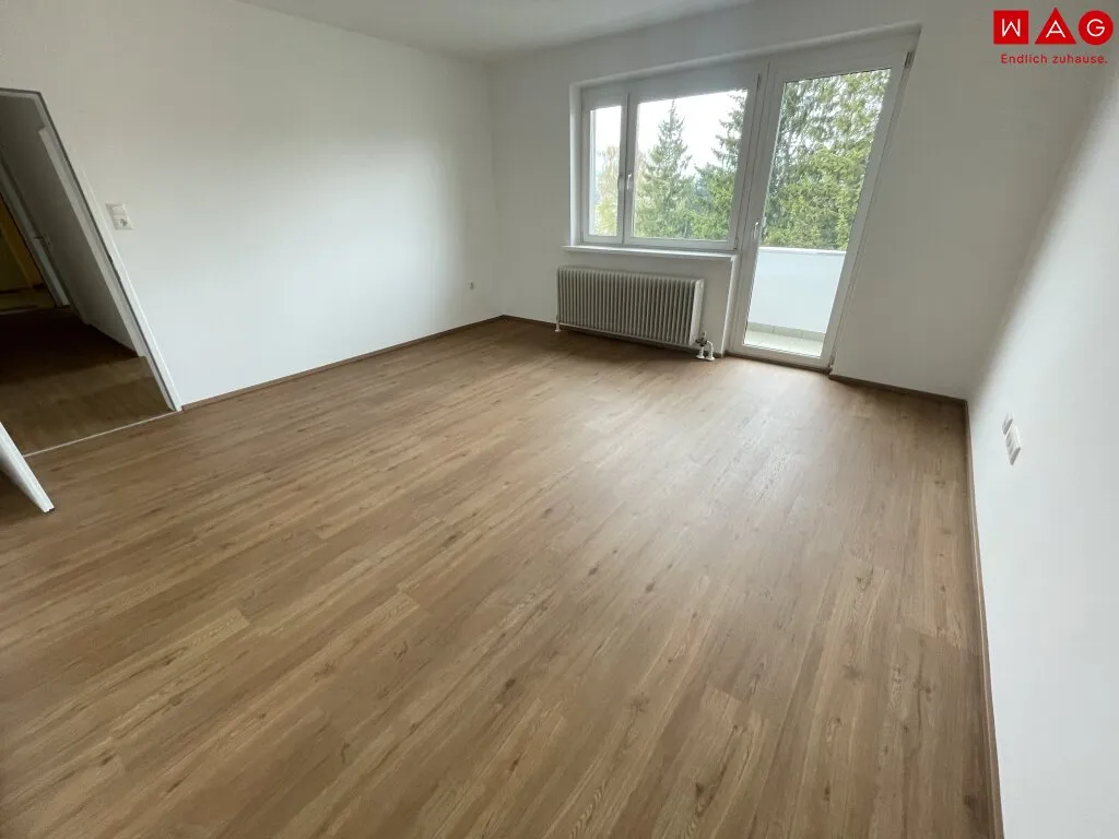 Helle 3 Zimmerwohnung mit Balkon und möblierter Küche! - Ansicht 2