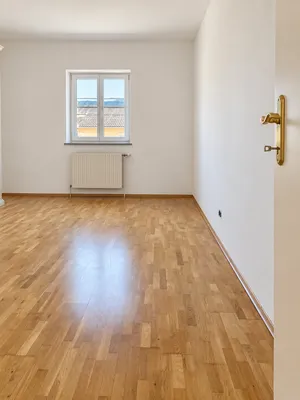 2-Zimmer-Wohnung mieten in Gmunden – 72,82 m², € 887 – Bild 5 von 8