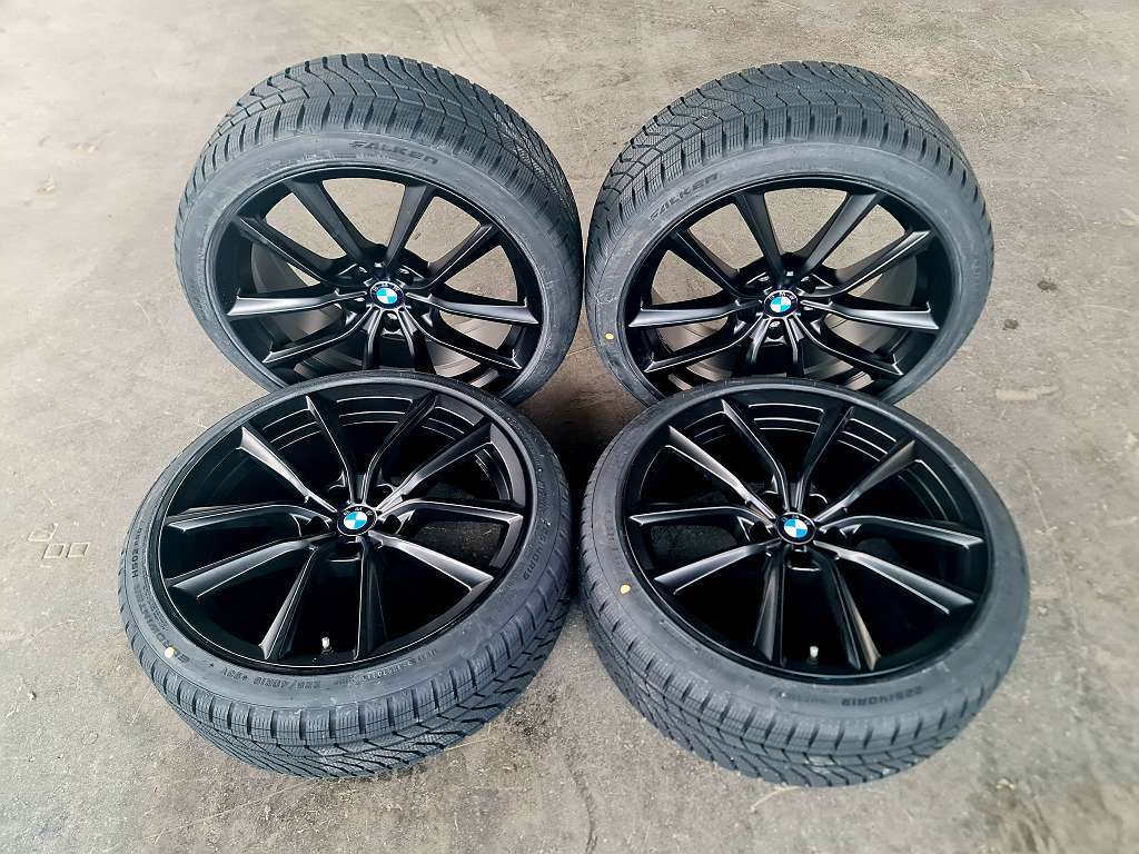 Outlet Neue Winterreifen BMW Vredestein 225/40R19 und 255/35R19