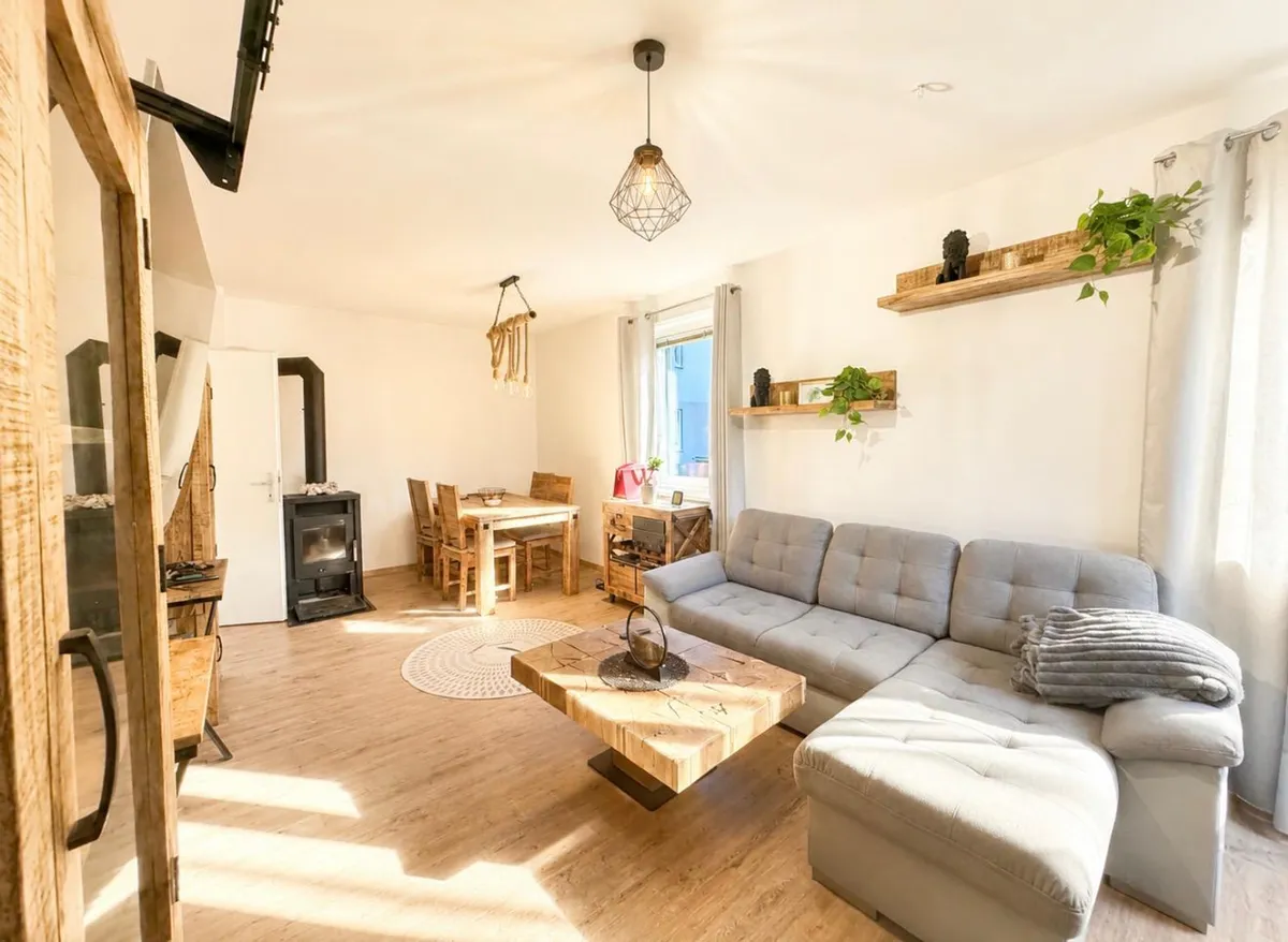 Schöne Gartenwohnung - zentrumsnah - doch ruhig - Tiefgaragenplatz - Ansicht 2