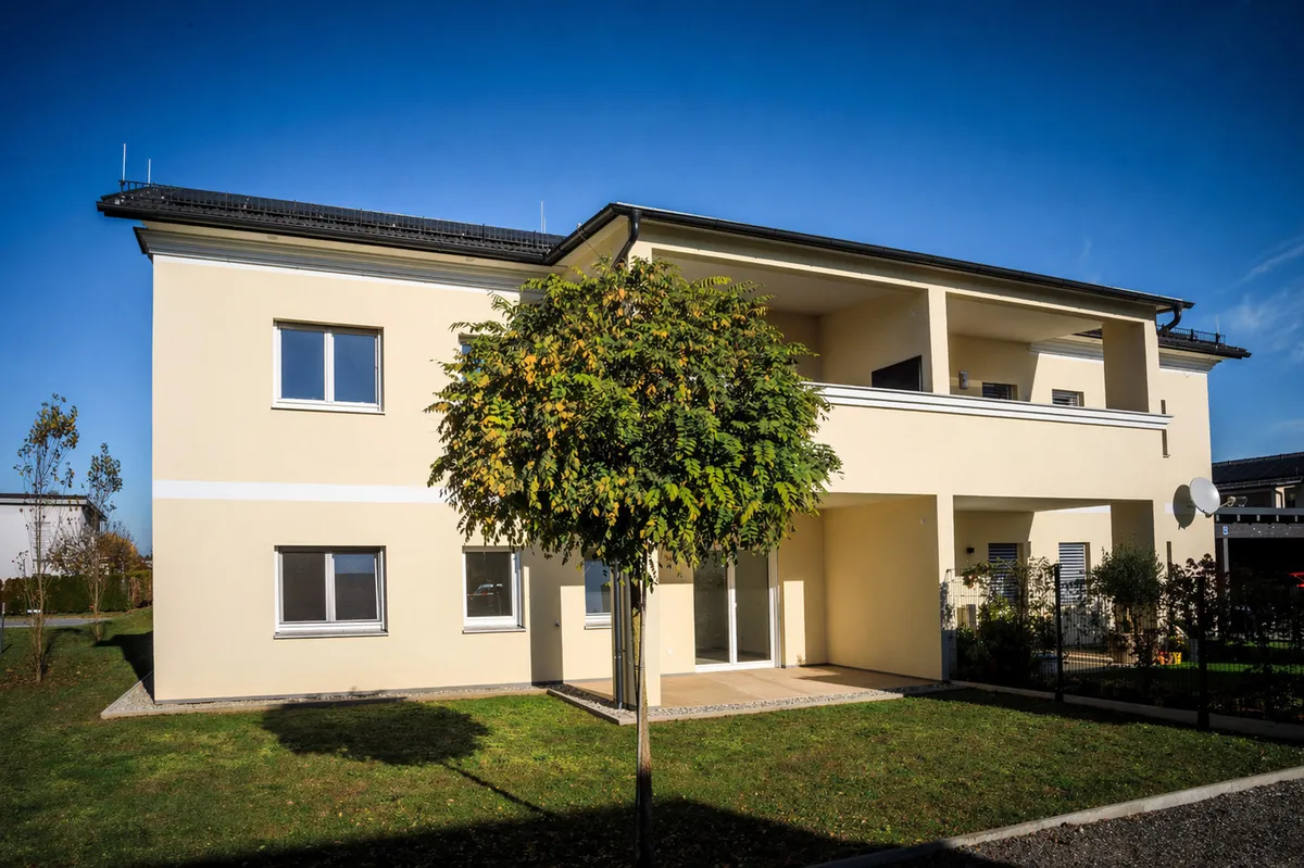 Neubau Eigentumswohnung mit Loggia in der 4-Parteien-Villa - Ansicht 2
