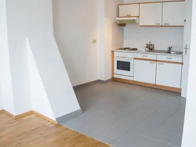 Piaristengasse - 2 Zimmer DG-Wohnung zu vermieten – Bild 3