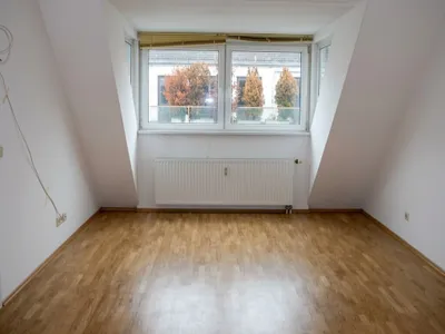 Piaristengasse - 2 Zimmer DG-Wohnung zu vermieten