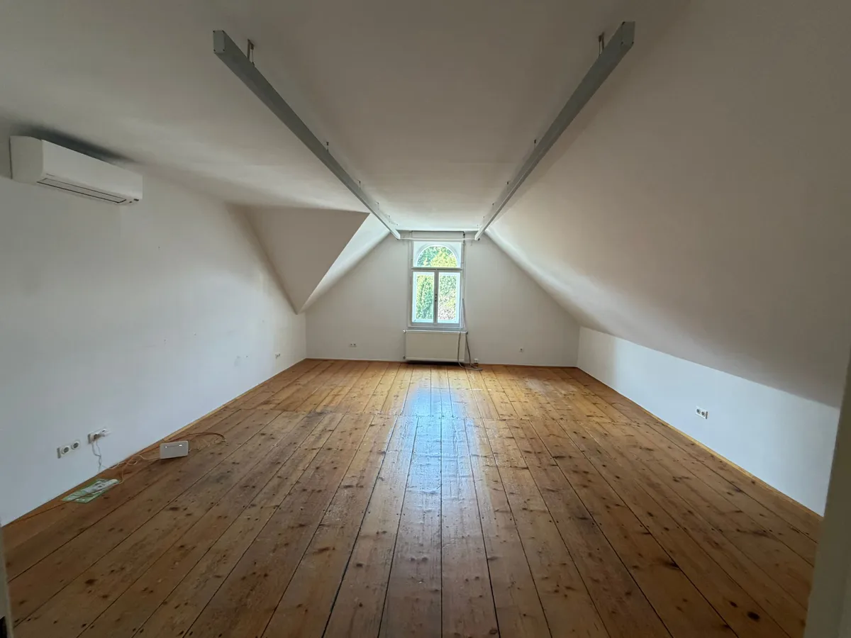 Kreativ-Oase im DG: Stylisches Büro in Jugendstilvilla zu vermieten! - Ansicht 2